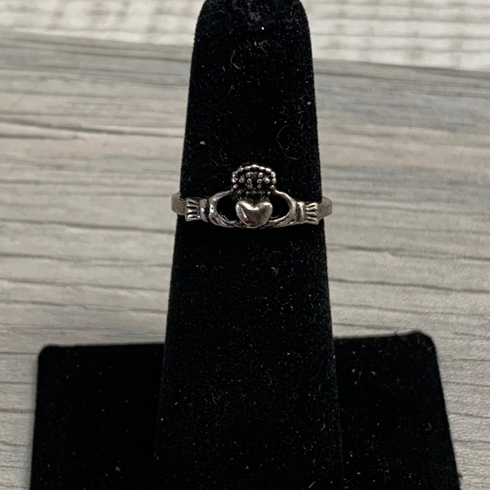 Silver Tone Claddagh Ring Size 5.25 Heart Crown Hands Irish Friendship Ring